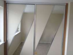 Diagonally split doors with pearl white glass and mirror
